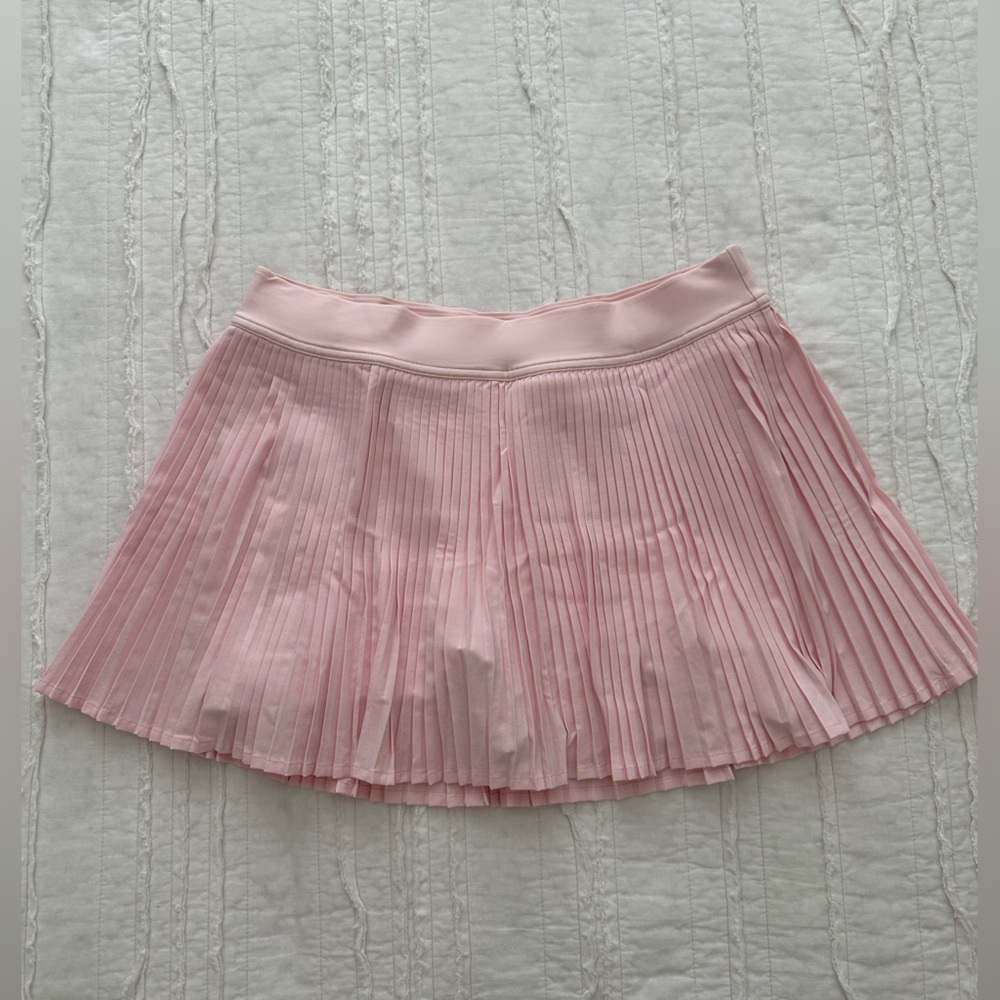 Lululemon Varsity HR Pleated Tennis Skirt size 8 strawberry milkshake